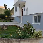 Apartmán Pantalon, Big Terrace And Free Parking