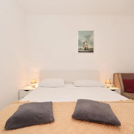 Apartment Pantalon, Big Terrace And Free Parking
