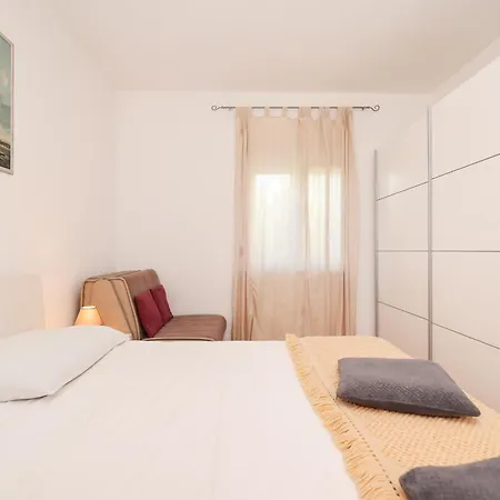 Pantalon, Big Terrace And Free Parking Apartment Zadar