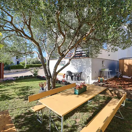 Appartement Pantalon, Big Terrace And Free Parking Zadar