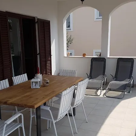 Pantalon, Big Terrace And Free Parking Apartament Zadar