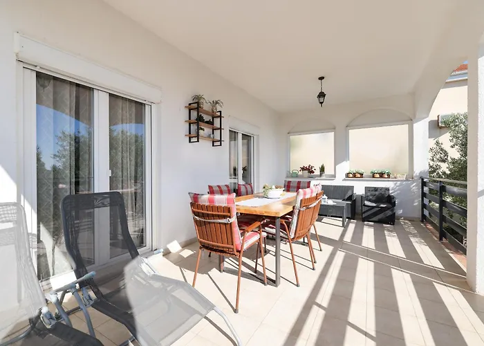 Appartement Pantalon, Big Terrace And Free Parking *