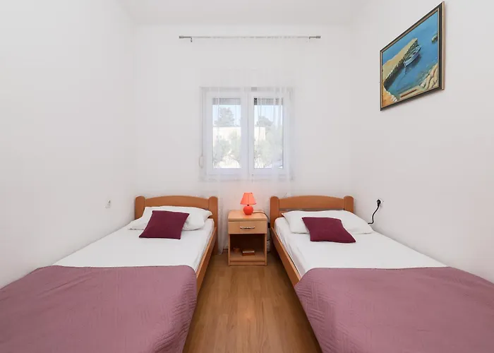 Pantalon, Big Terrace And Free Parking דירה