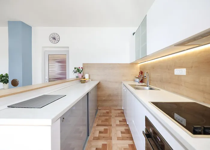 Pantalon, Big Terrace And Free Parking *