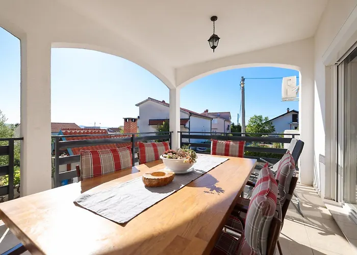 Pantalon, Big Terrace And Free Parking